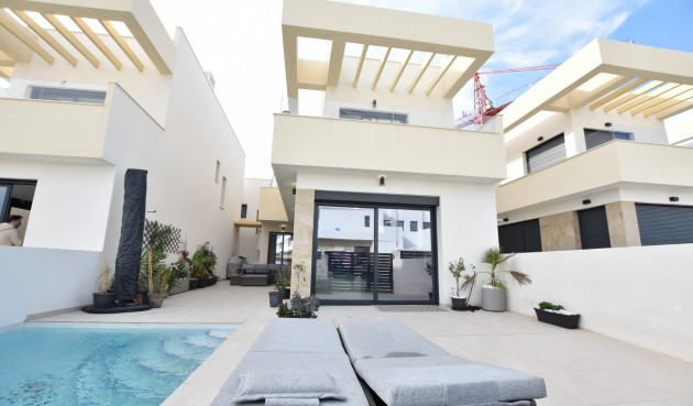 Brukt - Villa -
Los Montesinos - Costa Blanca