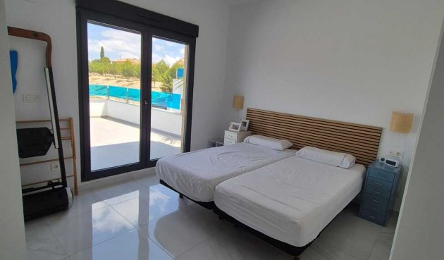 Återförsäljning - Villa -
Bigastro - Costa Blanca