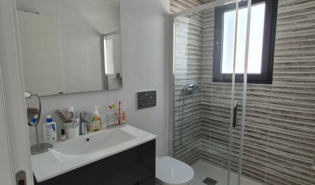 Återförsäljning - Villa -
Bigastro - Costa Blanca