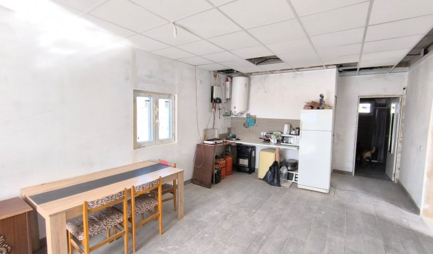 Återförsäljning - Villa -
Pinoso - Inland