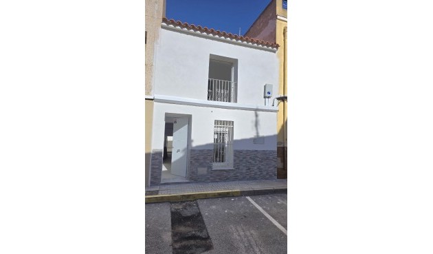 Brukt - Town House -
Pinoso - Inland