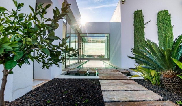 Brukt - Villa -
Orihuela Costa - Costa Blanca