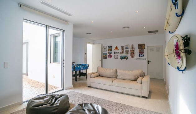 Brukt - Villa -
Orihuela Costa - Costa Blanca