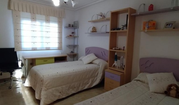 Brukt - Villa -
Orihuela - LOS DESEMPARADOS