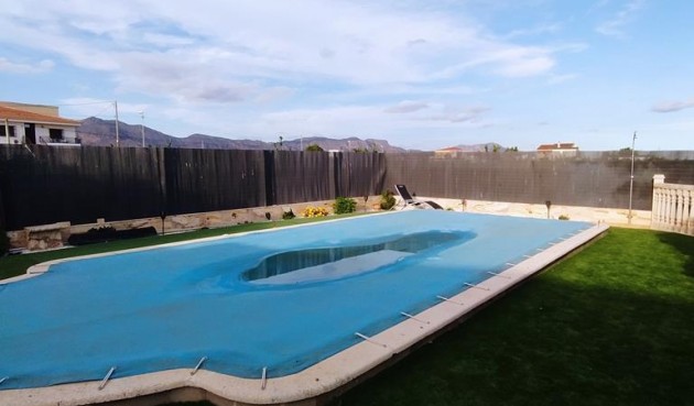 Brukt - Villa -
Orihuela - LOS DESEMPARADOS