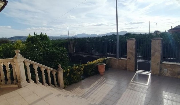 Brukt - Villa -
Orihuela - LOS DESEMPARADOS