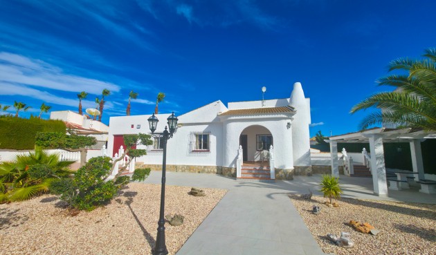 Reventa - Villa -
Torrevieja - Costa Blanca