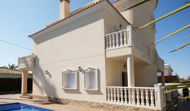 Återförsäljning - Villa -
Cabo Roig - Costa Blanca