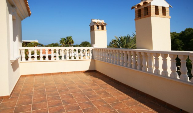 Återförsäljning - Villa -
Cabo Roig - Costa Blanca