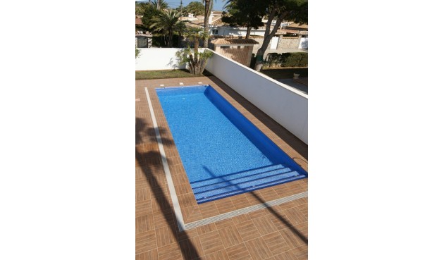 Återförsäljning - Villa -
Cabo Roig - Costa Blanca