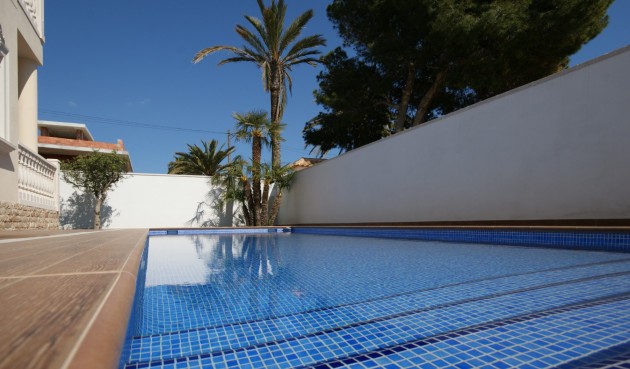 Återförsäljning - Villa -
Cabo Roig - Costa Blanca