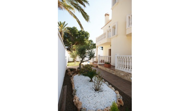 Återförsäljning - Villa -
Cabo Roig - Costa Blanca