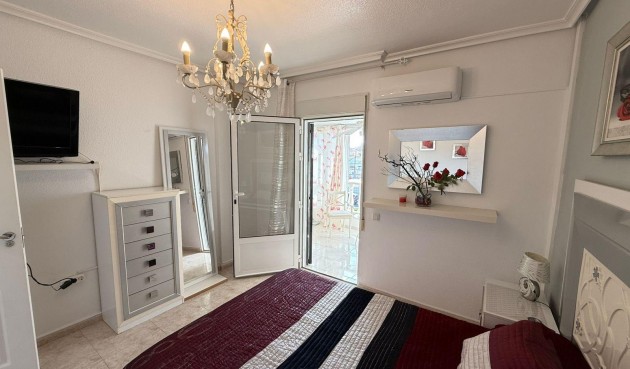 Reventa - Town House -
Torrevieja - Calas Blanca