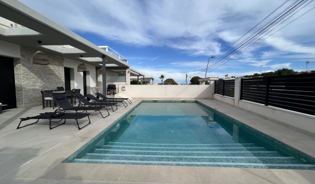 Reventa - Villa -
Los Balcones - Costa Blanca