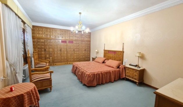 Brukt - Town House -
Elda - Inland