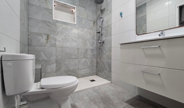 Återförsäljning - Villa -
El Chaparral - Inland