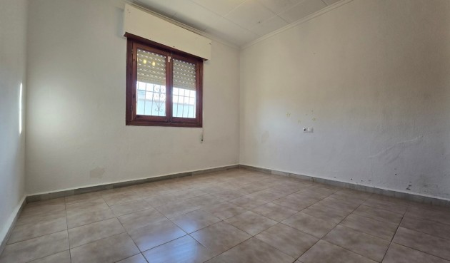 Återförsäljning - Villa -
El Chaparral - Inland