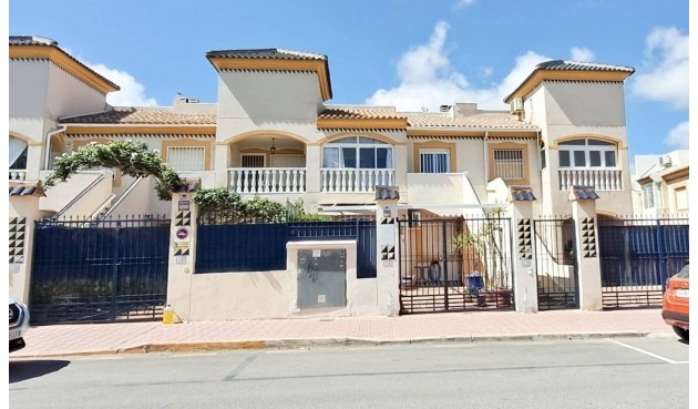 Brukt - Apartment -
Torrevieja - Parque Acuático - Sector 25