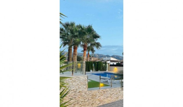 Reventa - Villa -
Alfas del Pí - Costa Blanca