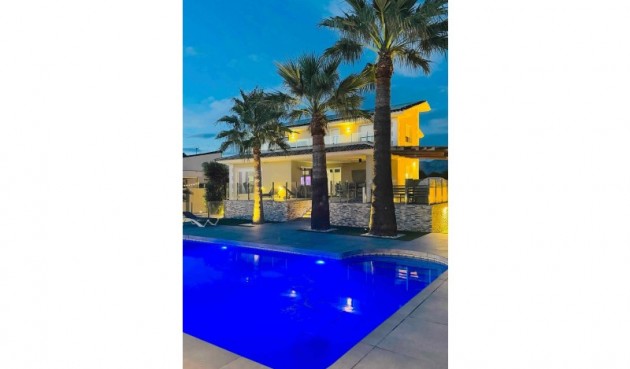 Reventa - Villa -
Alfas del Pí - Costa Blanca