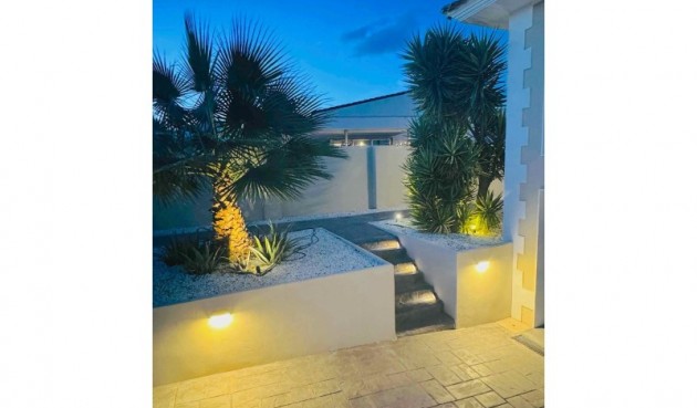 Reventa - Villa -
Alfas del Pí - Costa Blanca