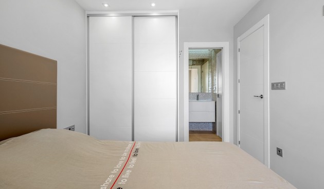 Återförsäljning - Villa -
Orihuela - Inland