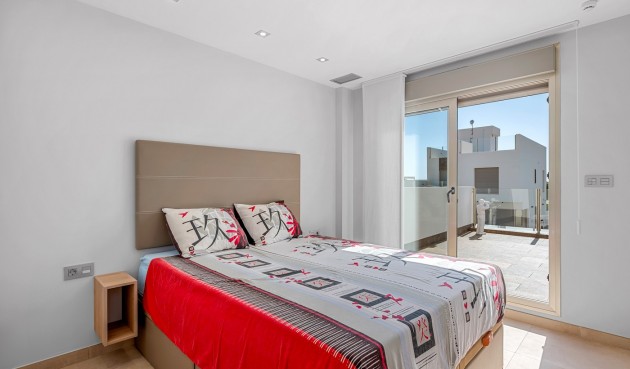 Återförsäljning - Villa -
Orihuela - Inland