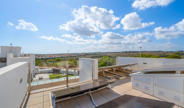 Återförsäljning - Villa -
Orihuela - Inland