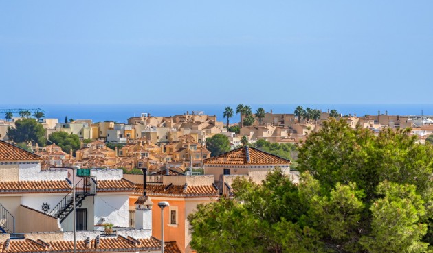 Återförsäljning - Villa -
Orihuela - Inland