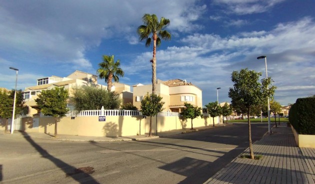 Brukt - Villa -
Torrevieja - La Siesta - El Salado - Torreta