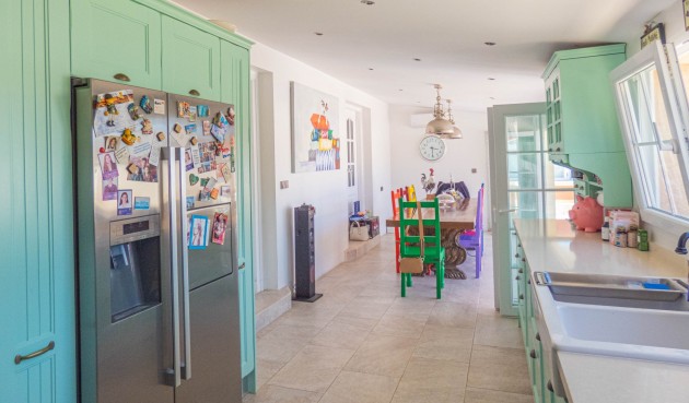 Reventa - Villa -
Heredades - Costa Blanca