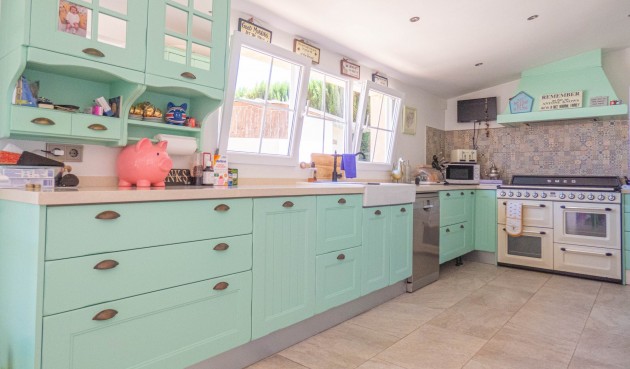 Reventa - Villa -
Heredades - Costa Blanca