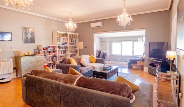 Reventa - Villa -
Heredades - Costa Blanca