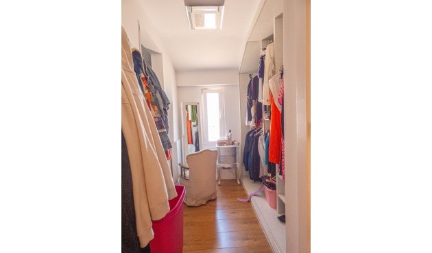 Reventa - Villa -
Heredades - Costa Blanca