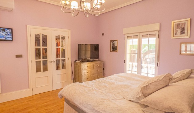 Reventa - Villa -
Heredades - Costa Blanca