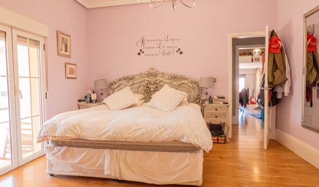 Reventa - Villa -
Heredades - Costa Blanca