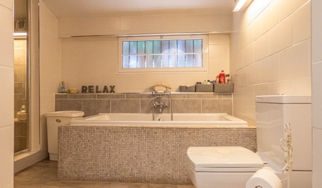 Reventa - Villa -
Heredades - Costa Blanca