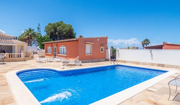 Reventa - Villa -
Heredades - Costa Blanca