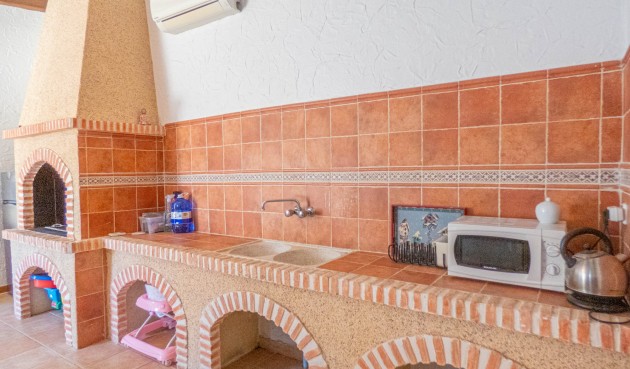 Reventa - Villa -
Heredades - Costa Blanca