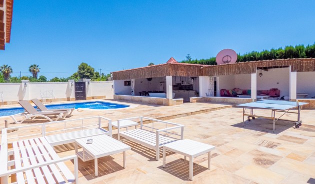 Reventa - Villa -
Heredades - Costa Blanca