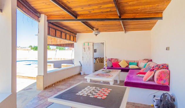 Reventa - Villa -
Heredades - Costa Blanca