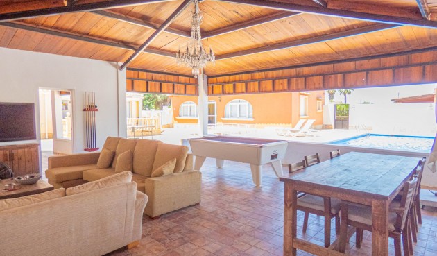 Reventa - Villa -
Heredades - Costa Blanca