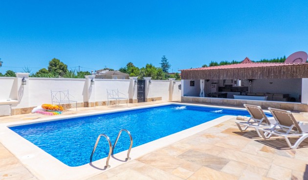 Reventa - Villa -
Heredades - Costa Blanca