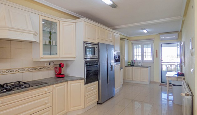 Reventa - Villa -
San Miguel de Salinas - Inland