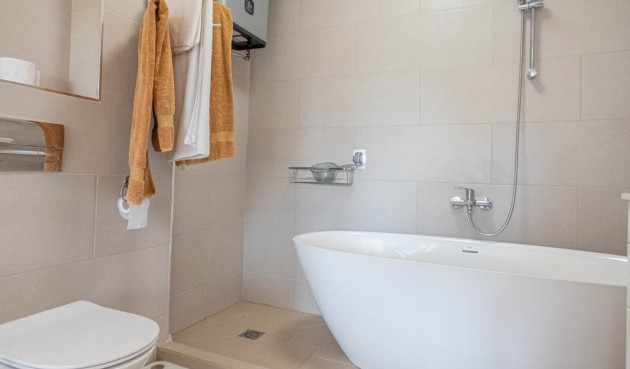 Reventa - Villa -
San Miguel de Salinas - Inland