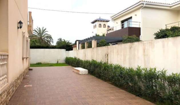 Återförsäljning - Villa -
Cabo Roig - Costa Blanca