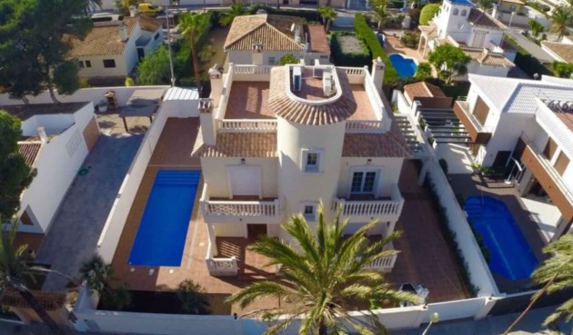 Återförsäljning - Villa -
Cabo Roig - Costa Blanca