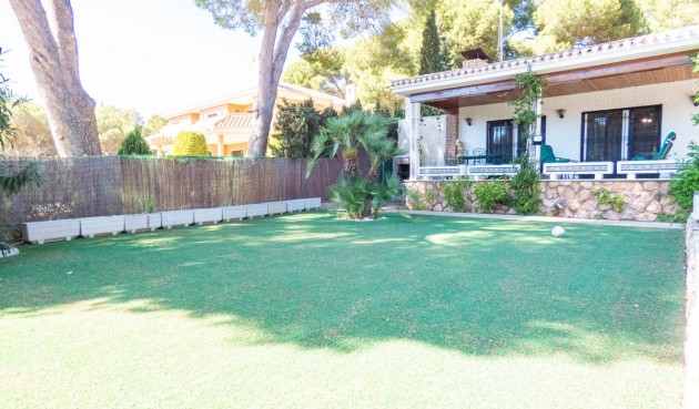 Brukt - Villa -
Dehesa de Campoamor - Costa Blanca