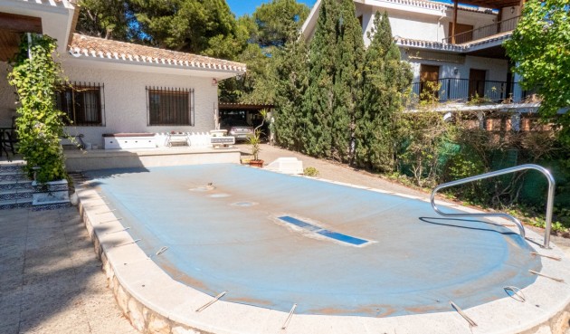 Brukt - Villa -
Dehesa de Campoamor - Costa Blanca