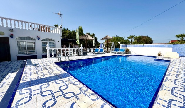 Återförsäljning - Villa -
Dolores - Comunidad Valenciana